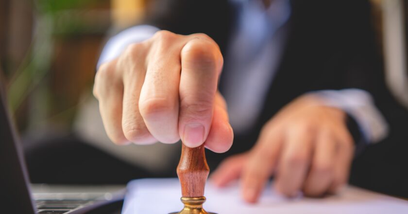 Découvrez comment trouver le notaire d’une personne décédée grâce à nos conseils